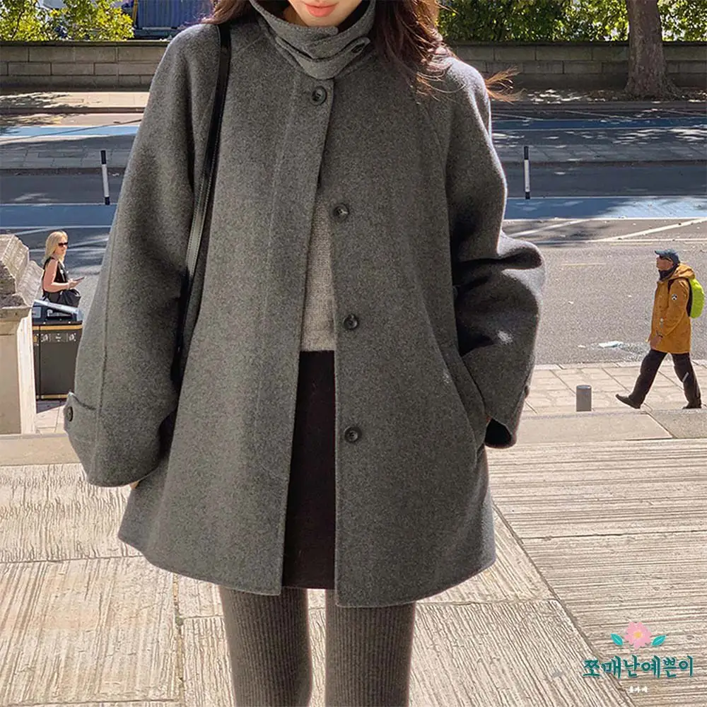 올겨울, 쪼예 하이넥 하프 코트로 따뜻하고 스타일리시하게!