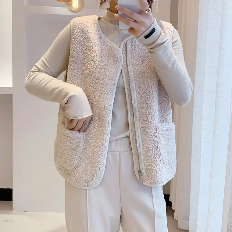 따뜻함과 스타일을 한 번에! 쿠팡 여성뽀글이조끼 랭킹 TOP 10 분석 2 라블라네 여성 지퍼 뽀글이 양털 조끼